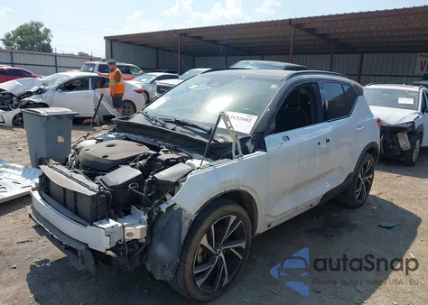 2020 Volvo Xc40 T5 R-Design from USA, damaged, VIN YV4162UM6L2279763
